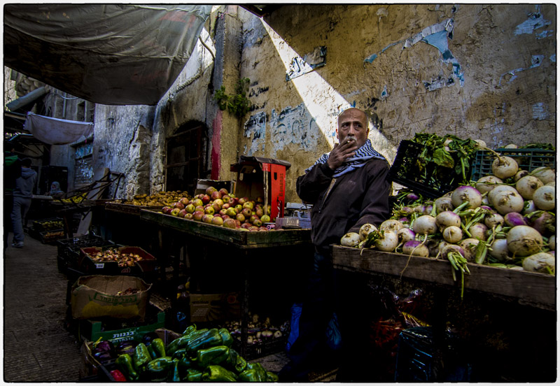 Nablus-Selling in the Suq